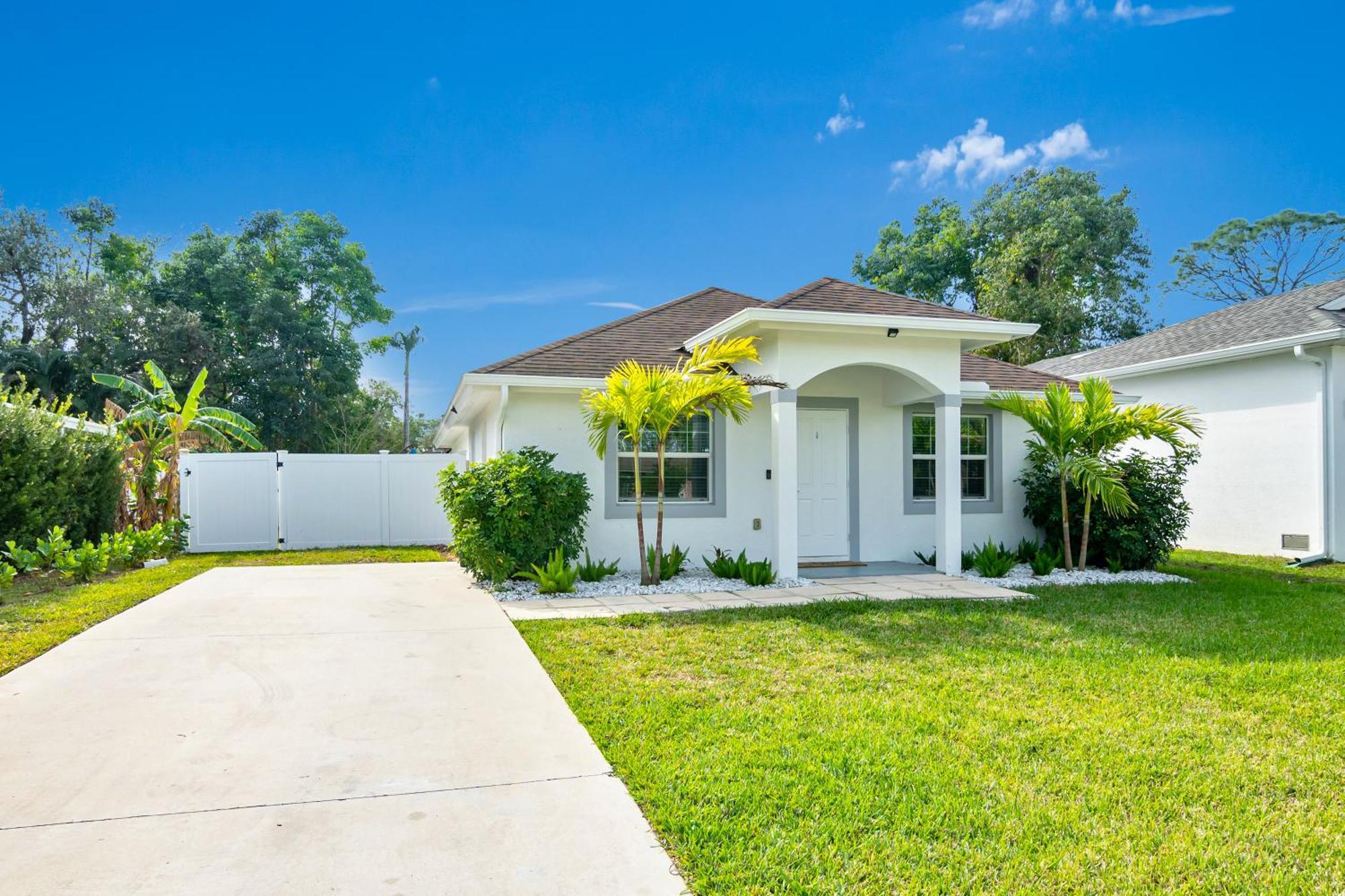 Blue Starfish Villa Bonita Springs Exterior photo